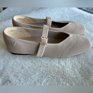 VIVAIA Margot Mary Jane Ballet Flats Almond Square Toe Size 8.5/39.5 new- no tag